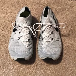 Fly net Nike Tennis shoes